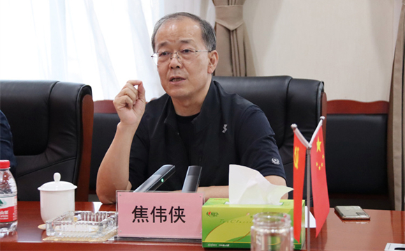 四川省委省政府決策咨詢委員會、西財智庫領導專家蒞臨四川棉麻集團指導工作